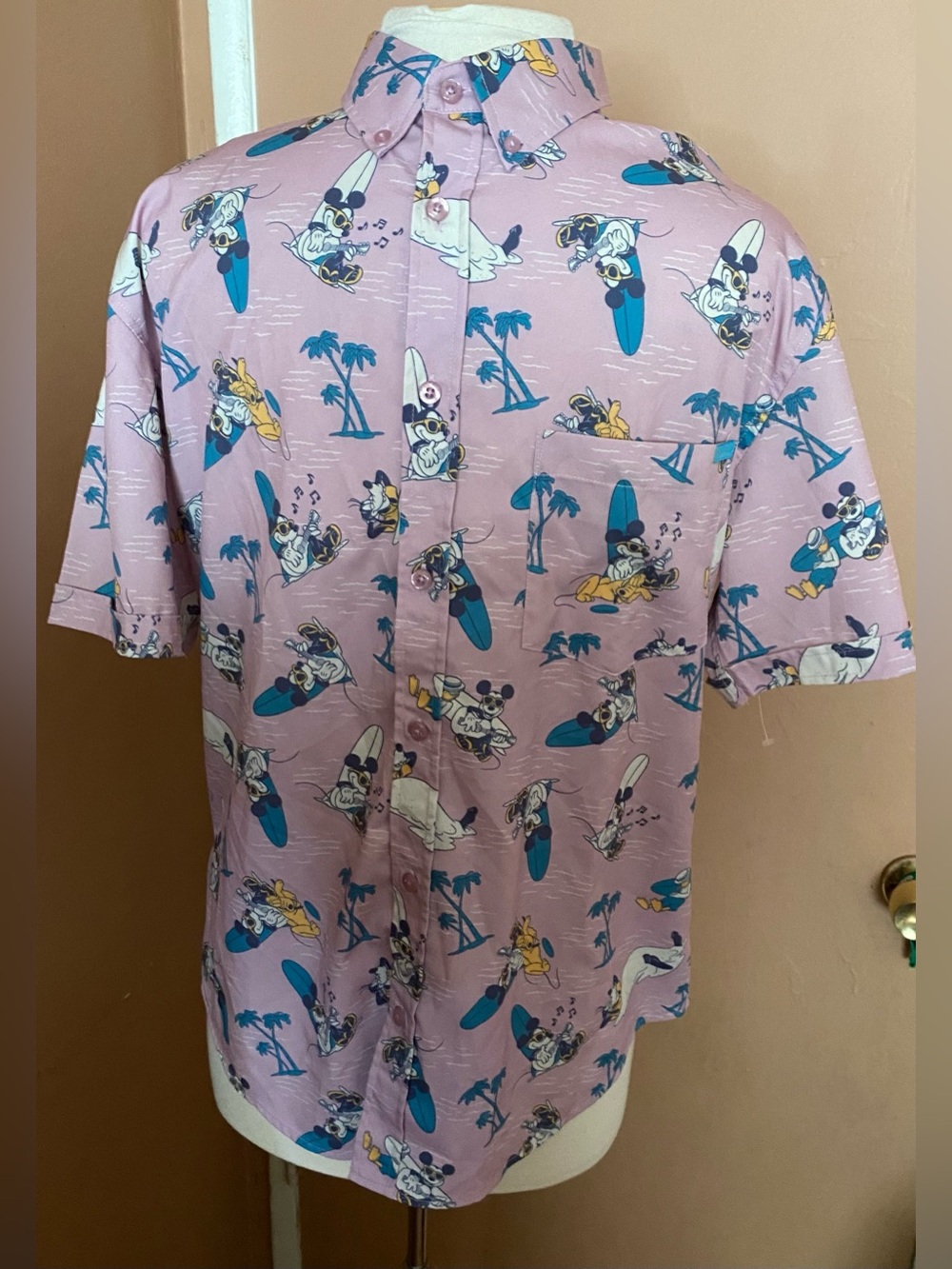 RSVLTS Disney Shore Looks Relaxin
Mickey Mouse Button Shirt medium unisex